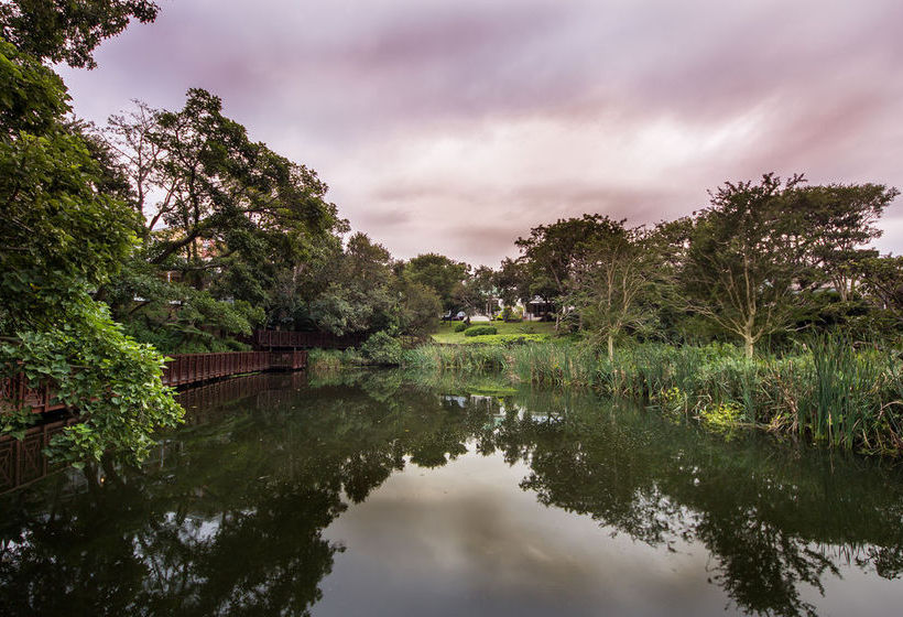 Hotel Quarry Lake Inn 11