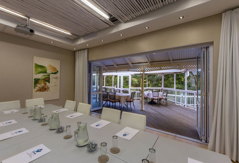 Hotel Quarry Lake Inn 12