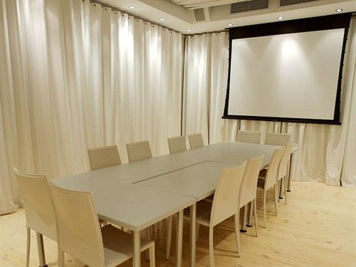 Hotel Quarry Lake Inn 17