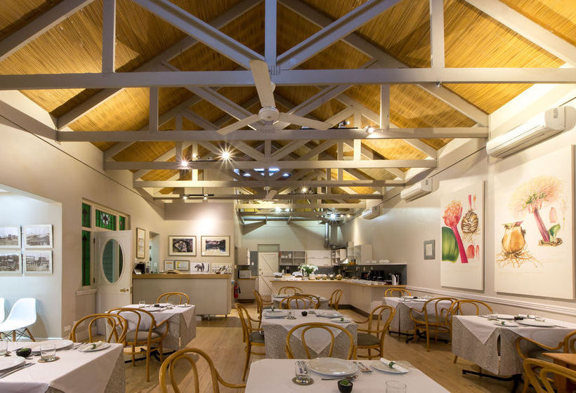 Hotel Quarry Lake Inn 4