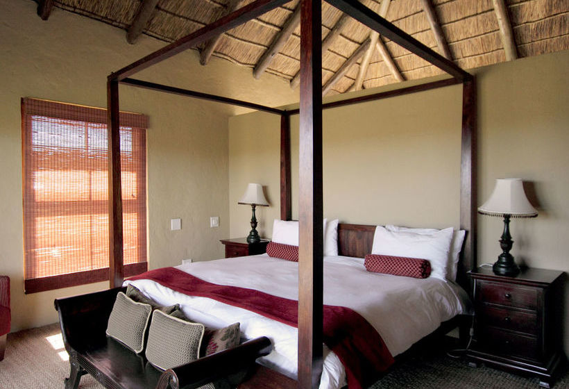 Amakhala Game Reserve - Hlosi Game Lodge 9