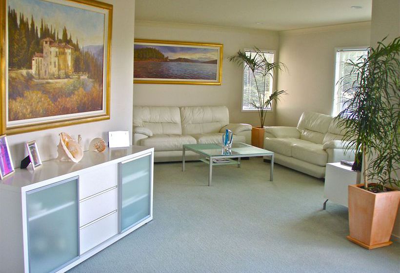 Seascape Villa Bed & Breakfast 1