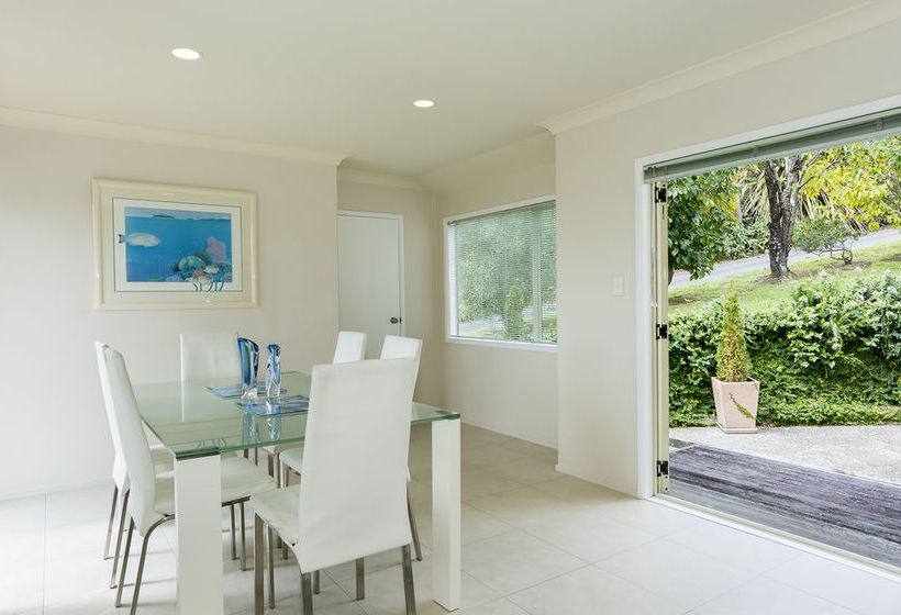 Seascape Villa Bed & Breakfast 11