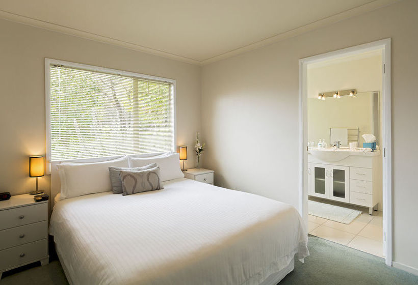 Seascape Villa Bed & Breakfast 8