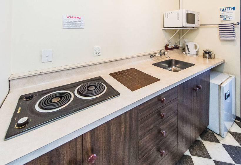 Hotel Comfort Inn Burwood 14