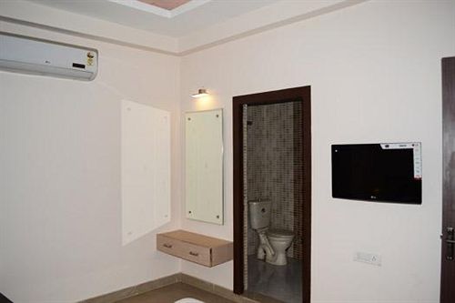 Hotel Om Sai Palace 5