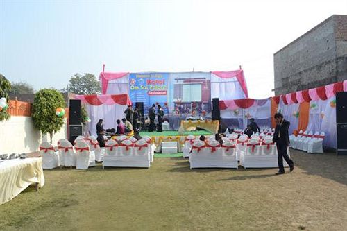 Hotel Om Sai Palace 8