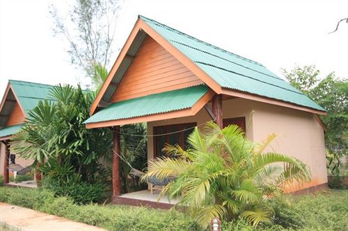 Amazon Bungalow 6