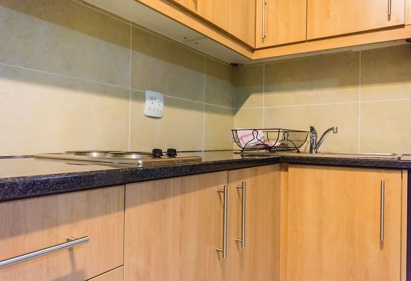 Hotel Premiere Classe Suite Johannesburg 18