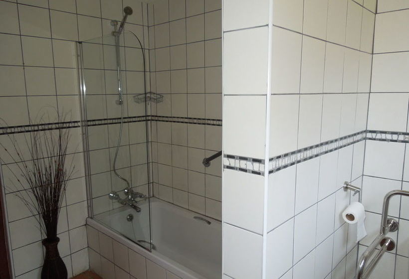 Trees Too Guest Lodge 20