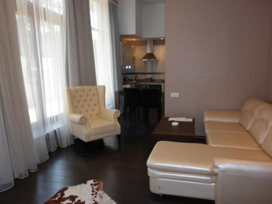 Residentsiya (Izvolte) Hotel 3