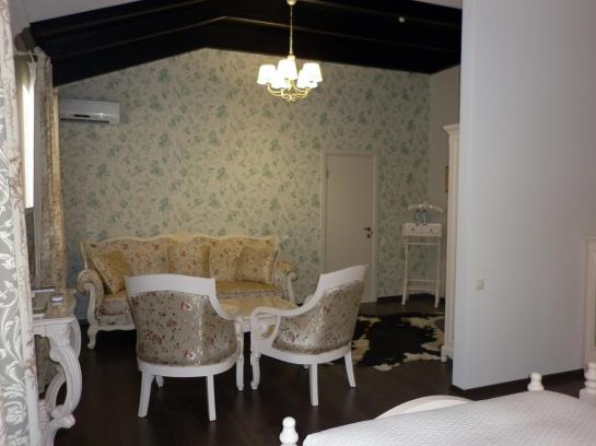 Residentsiya (Izvolte) Hotel 7