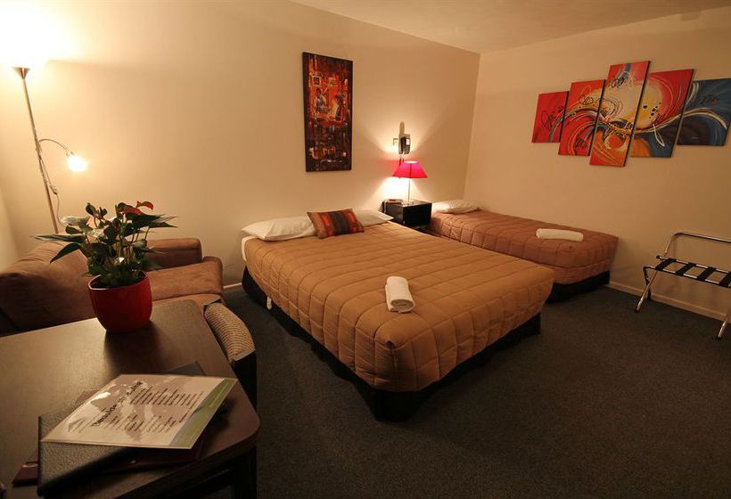 Hotel Avalon Court Accommodation 1