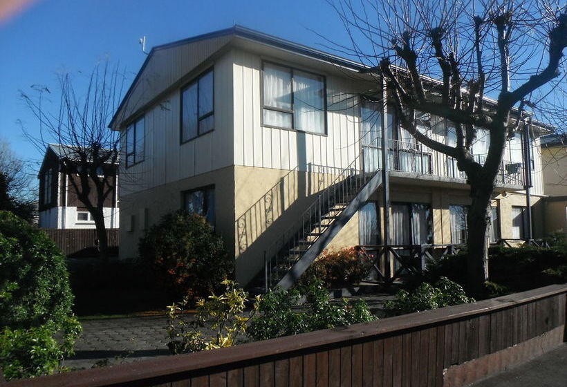 Hotel Avalon Court Accommodation 5