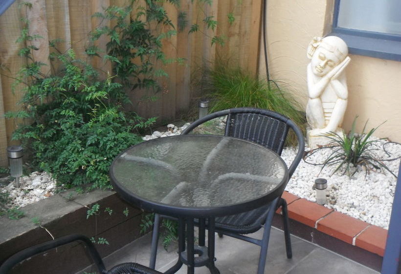 Hotel Avalon Court Accommodation 7