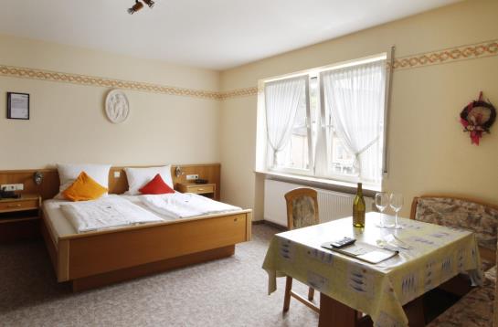 Hotel Weingut Fröhliches Weinfass 3