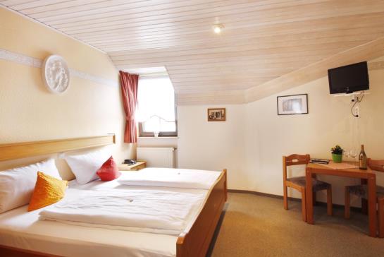 Hotel Weingut Fröhliches Weinfass 4