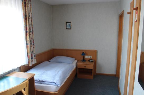 Hotel Zum Goldenen Wagen 13