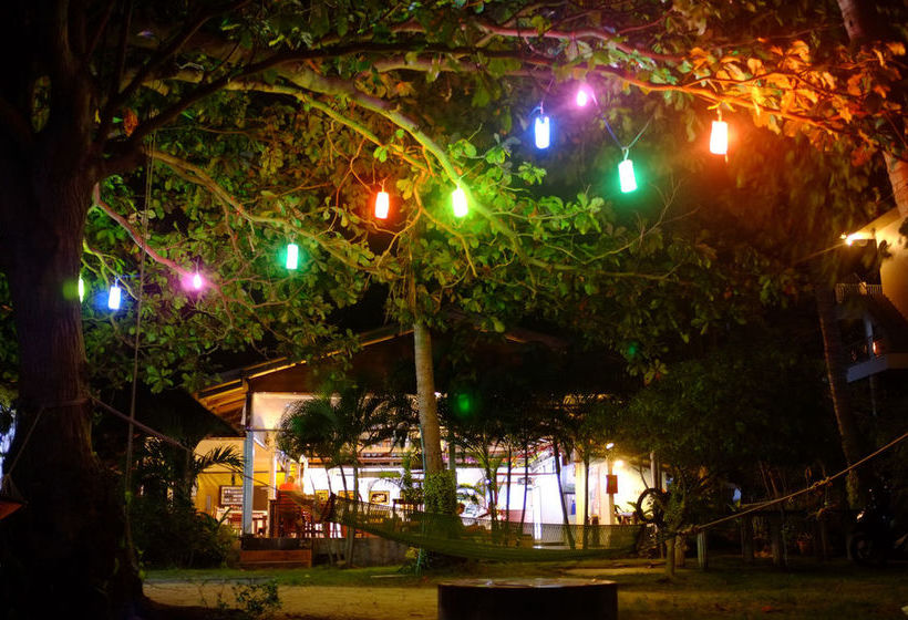 Hotel Thaniza Beachfront Resort 12