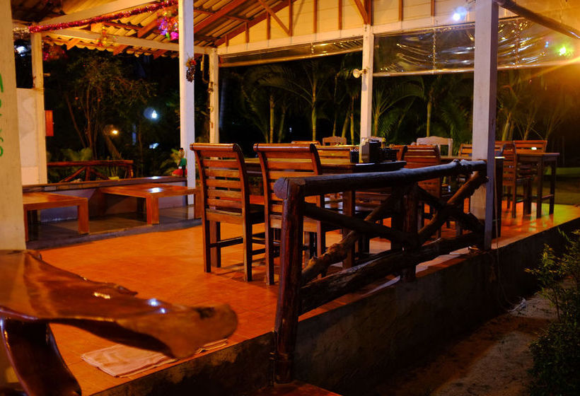 Hotel Thaniza Beachfront Resort 16