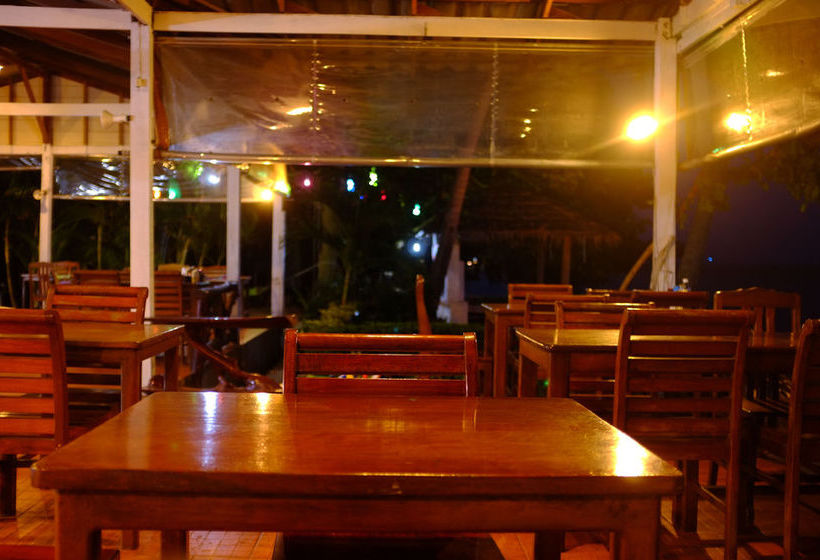 Hotel Thaniza Beachfront Resort 19