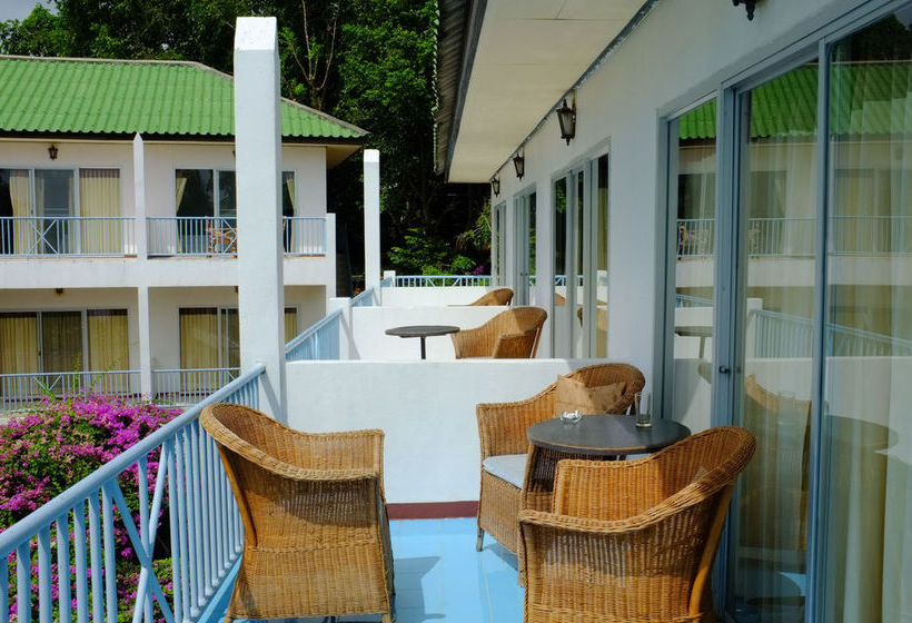 Hotel Thaniza Beachfront Resort 9