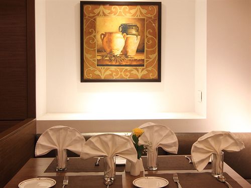 Hotel Landmark Residency 20