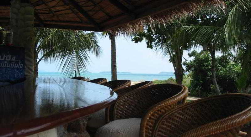 Hôtel The Waterfront Samui 6