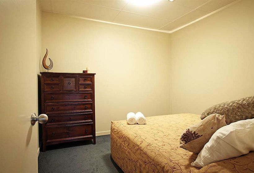 Hotel Flag Inn Lomond Lodge 17