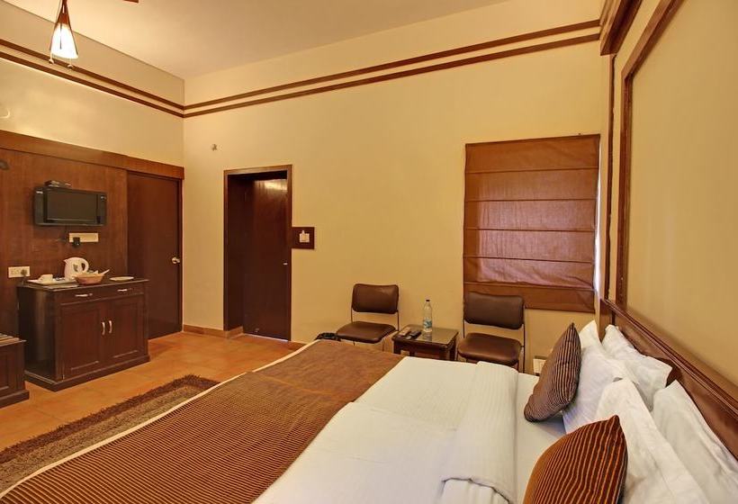 Wood Castle Spa Resort Corbett 10