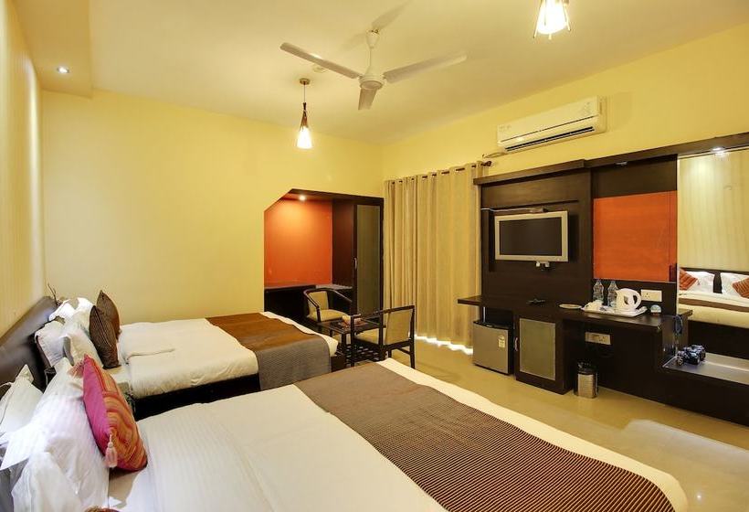 Wood Castle Spa Resort Corbett 15