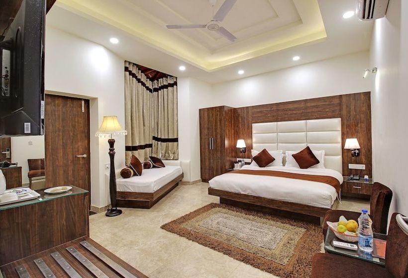 Wood Castle Spa Resort Corbett 6