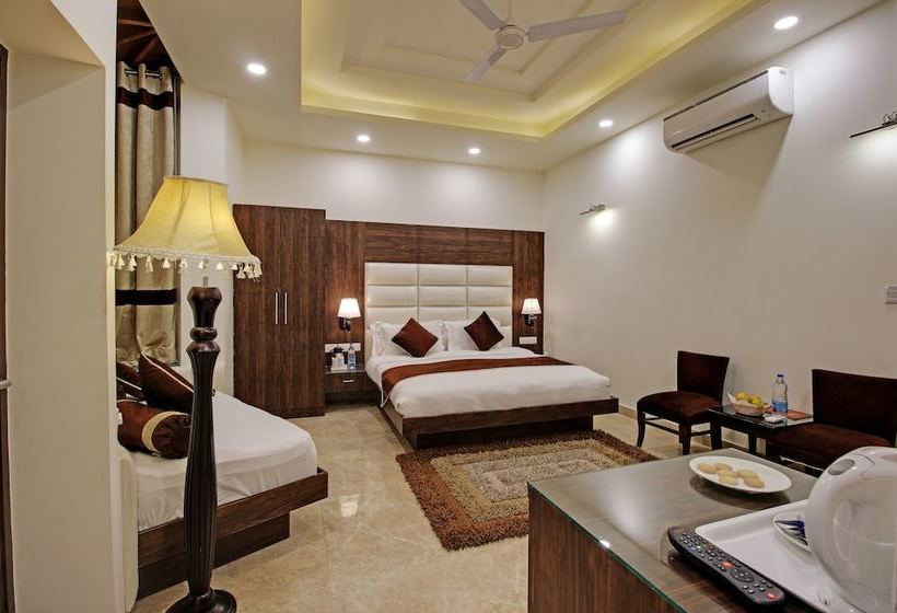 Wood Castle Spa Resort Corbett 9