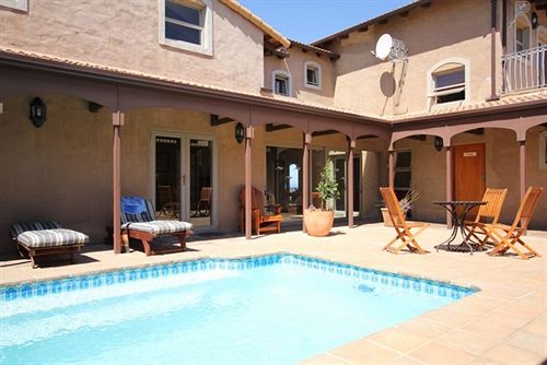 Hotel On The Cliff Guest House 14