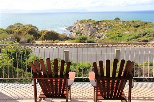 Hotel On The Cliff Guest House 15