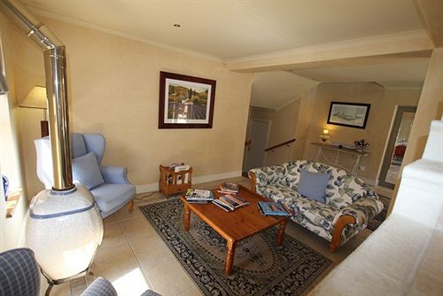 Hotel On The Cliff Guest House 18