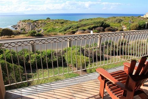 Hotel On The Cliff Guest House 19