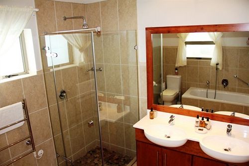 Hotel On The Cliff Guest House 20