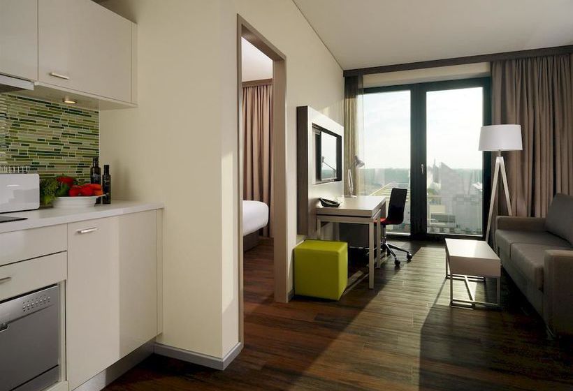 Hotel Element Frankfurt Airport 10