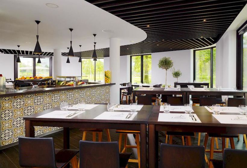 Hotel Element Frankfurt Airport 13