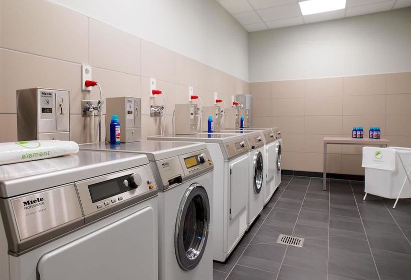 Hotel Element Frankfurt Airport 18