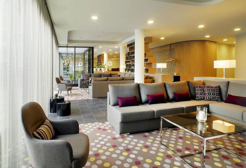 Hotel Element Frankfurt Airport 8