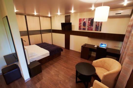 Mini Hotel in Center 5