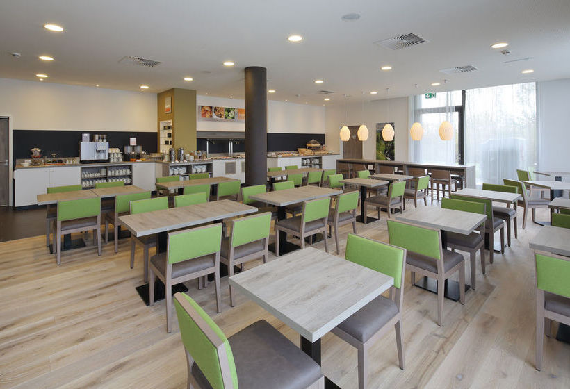 Hotel Holiday Inn Express Friedrichshafen 1