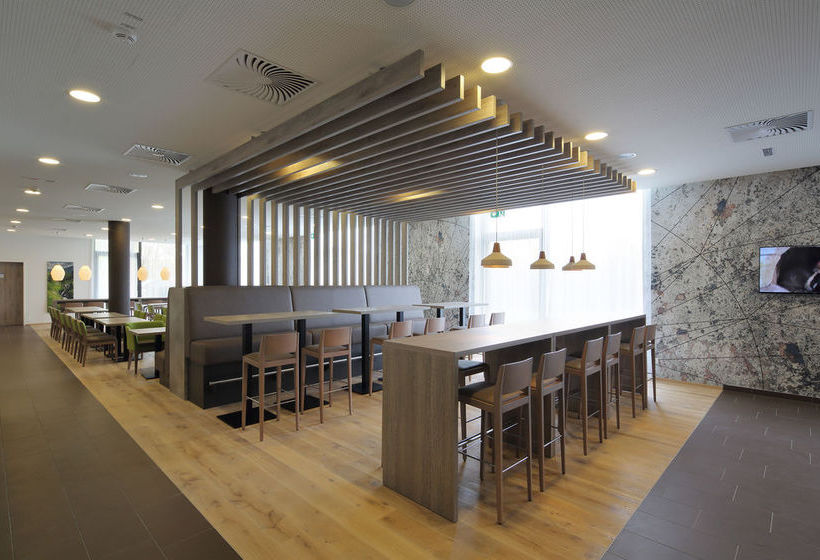 Hotel Holiday Inn Express Friedrichshafen 10