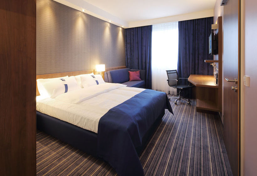 Hotel Holiday Inn Express Friedrichshafen 13