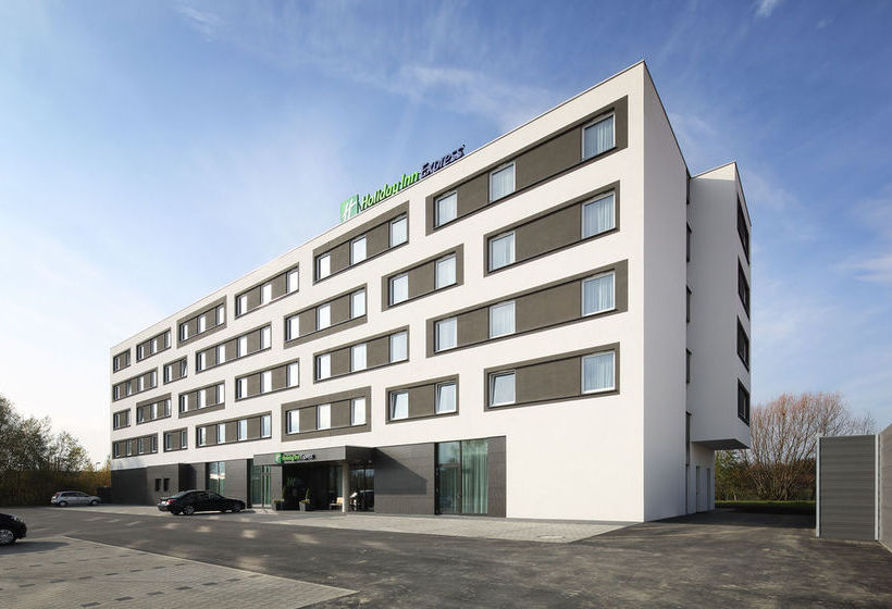 Hotel Holiday Inn Express Friedrichshafen 4