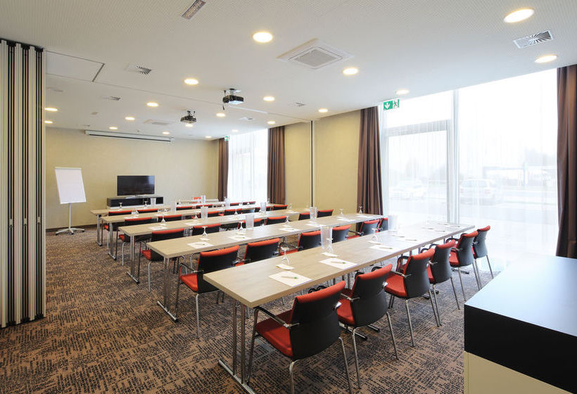 Hotel Holiday Inn Express Friedrichshafen 5