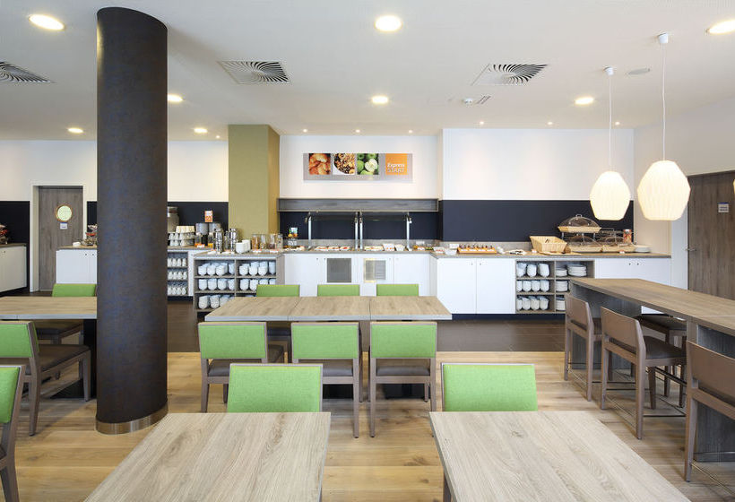 Hotel Holiday Inn Express Friedrichshafen 9