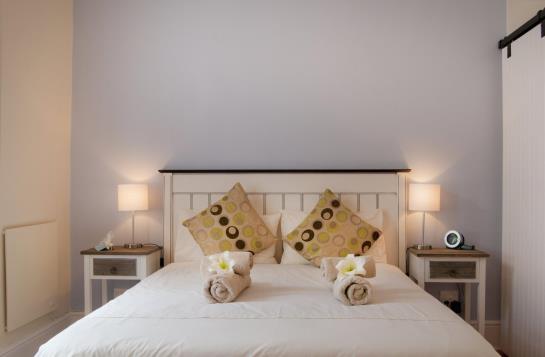 Pension Six on Scott Guesthouse 1